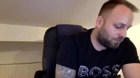 Snapshot of kobasic chatting on 03-29-26, 02:00 hugo online show from 03-29-26, 02:00