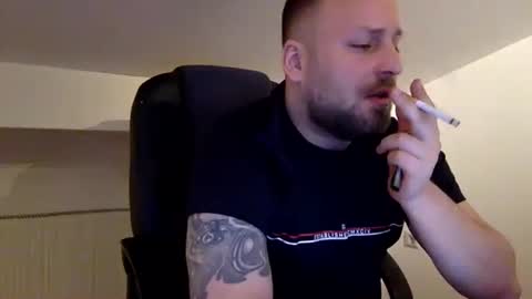 Snapshot of kobasic chatting on 04-06-26, 09:49 hugo online show from 04-06-26, 09:49