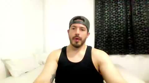 Snapshot of kolombianox chatting on 10-30-25, 06:37 kolombianox online show from 10-30-25, 06:37