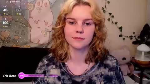 Snapshot of komorebbi chatting on 05-06-26, 10:26 Marta online show from 05-06-26, 10:26