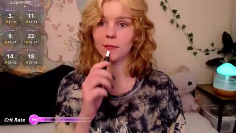 Snapshot of komorebbi chatting on 05-13-26, 11:00 Marta online show from 05-13-26, 11:00