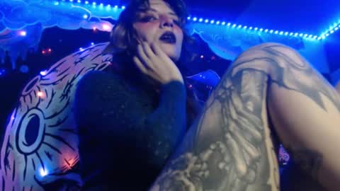 konekokawai online show from 11-27-25, 06:43