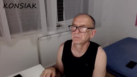 Komsiak online show from 09-19-25, 08:09