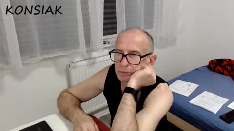 Komsiak online show from 10-13-25, 06:52