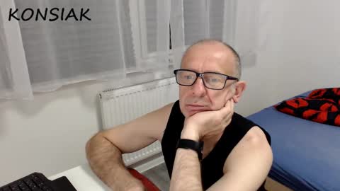 Komsiak online show from 10-14-25, 08:42