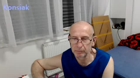 Komsiak online show from 05-28-26, 07:11