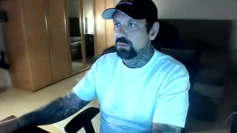 Snapshot of konstantin8115 chatting on 04-20-26, 07:48 Konstantin online show from 04-20-26, 07:48