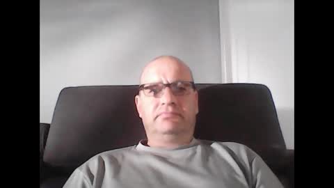 Snapshot of konsty17 chatting on 10-29-25, 10:33 konsty17 online show from 10-29-25, 10:33