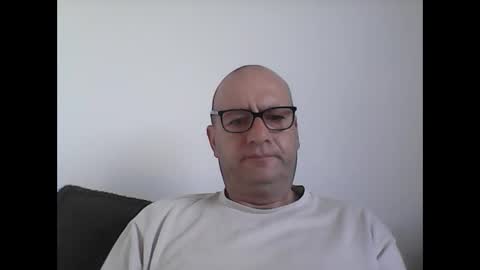 Snapshot of konsty17 chatting on 03-08-26, 09:40 konsty17 online show from 03-08-26, 09:40