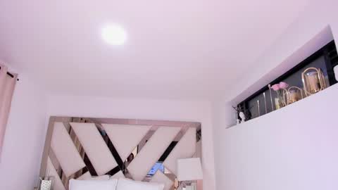 Snapshot of koralcruz chatting on 10-16-25, 05:47 Koral Cuz online show from 10-16-25, 05:47