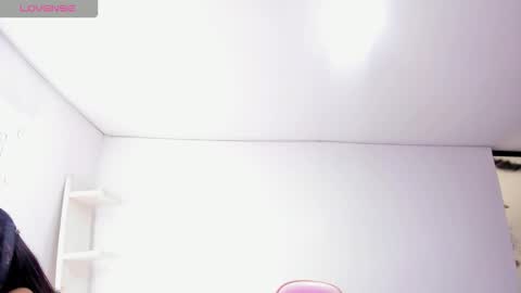 Snapshot of koralcruz chatting on 01-06-26, 04:11 Koral Cuz online show from 01-06-26, 04:11