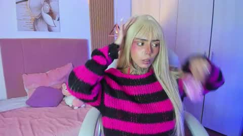 Snapshot of korarousee chatting on 09-29-25, 01:05 Kora online show from 09-29-25, 01:05