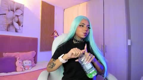 Snapshot of korarousee chatting on 10-24-25, 02:02 Kora online show from 10-24-25, 02:02