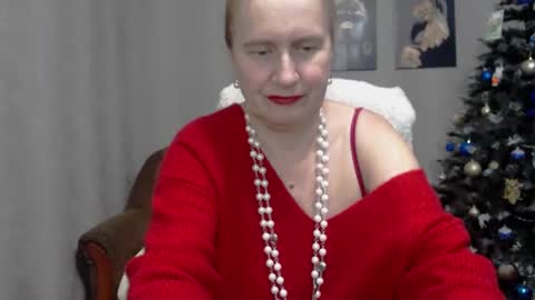 Snapshot of koroleva70 chatting on 01-12-25, 09:29 VIKA online show from 01-12-25, 09:29