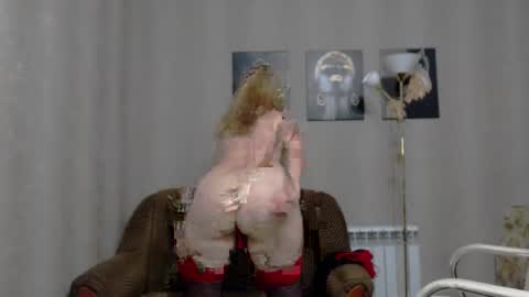 Snapshot of koroleva70 chatting on 10-28-25, 06:21 VIKA online show from 10-28-25, 06:21