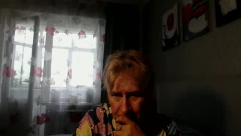 Snapshot of koroleva70 chatting on 06-06-26, 09:58 VIKA online show from 06-06-26, 09:58