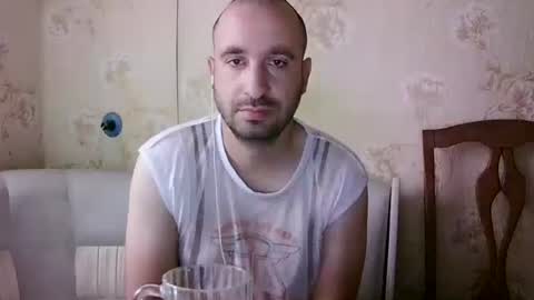Snapshot of kostua31 chatting on 10-05-25, 04:44 kvg-1994 online show from 10-05-25, 04:44