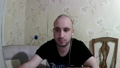 Snapshot of kostua31 chatting on 10-27-25, 07:18 kvg-1994 online show from 10-27-25, 07:18