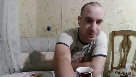 Snapshot of kostua31 chatting on 11-24-25, 03:28 kvg-1994 online show from 11-24-25, 03:28