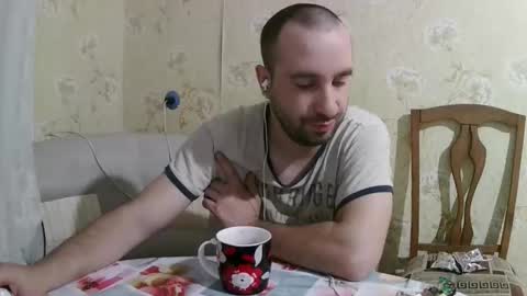 Snapshot of kostua31 chatting on 12-01-25, 08:58 kvg-1994 online show from 12-01-25, 08:58