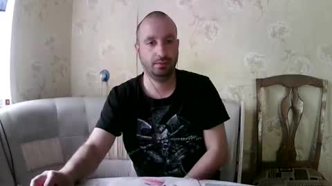 Snapshot of kostua31 chatting on 05-16-26, 05:26 kvg-1994 online show from 05-16-26, 05:26