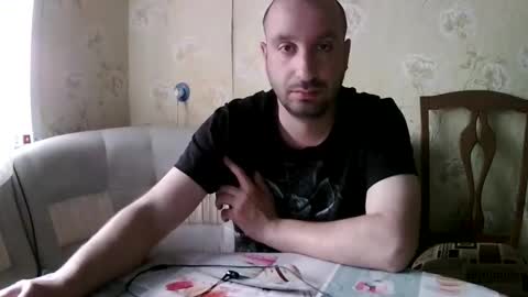 Snapshot of kostua31 chatting on 05-16-26, 12:48 kvg-1994 online show from 05-16-26, 12:48