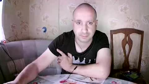 Snapshot of kostua31 chatting on 05-27-26, 04:37 kvg-1994 online show from 05-27-26, 04:37