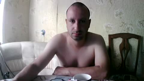 Snapshot of kostua31 chatting on 06-24-26, 04:44 kvg-1994 online show from 06-24-26, 04:44