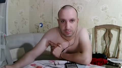 Snapshot of kostua31 chatting on 07-26-26, 06:15 kvg-1994 online show from 07-26-26, 06:15