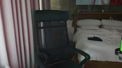 Snapshot of kotkasarvoo chatting on 11-29-25, 05:43 Danny online show from 11-29-25, 05:43