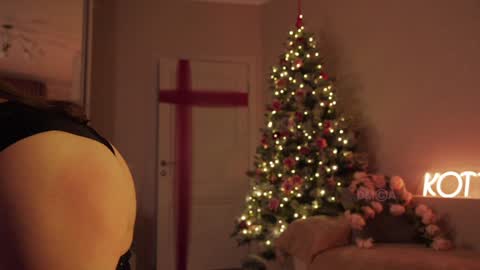 Snapshot of kottyaa_ch chatting on 12-26-24, 08:42 Kottyaa cb FOLLOWING online show from 12-26-24, 08:42