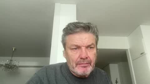 Snapshot of kovapoika chatting on 10-15-25, 01:22 kovapoika online show from 10-15-25, 01:22