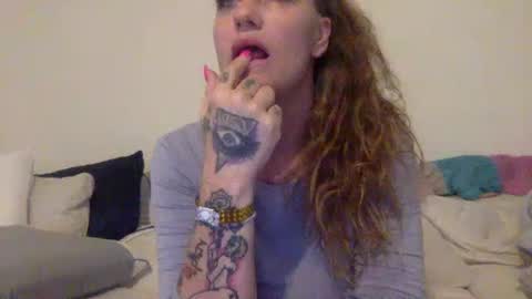 Snapshot of koyoteej chatting on 01-18-25, 10:39 koyoteej online show from 01-18-25, 10:39