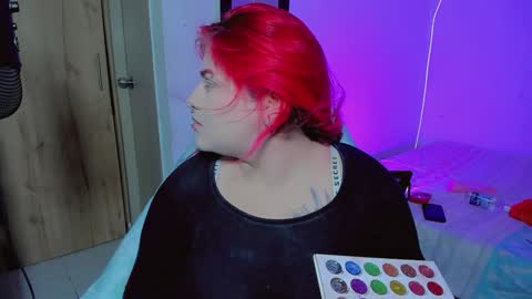 Snapshot of kpayton99 chatting on 01-09-25, 02:11 Khloe online show from 01-09-25, 02:11