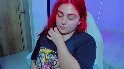 Snapshot of kpayton99 chatting on 02-08-25, 04:57 Khloe online show from 02-08-25, 04:57