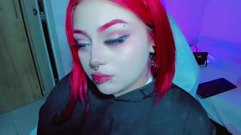 Snapshot of kpayton99 chatting on 02-26-25, 06:58 Khloe online show from 02-26-25, 06:58