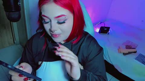 Snapshot of kpayton99 chatting on 02-26-25, 10:04 Khloe online show from 02-26-25, 10:04