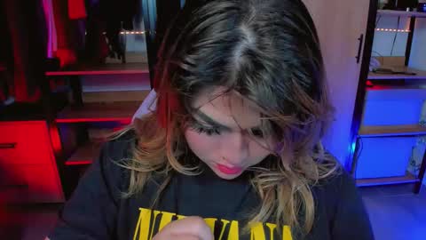 Khloe online show from 12-18-25, 01:22