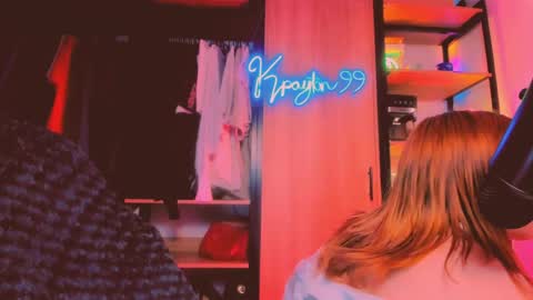 Khloe online show from 04-06-26, 04:46