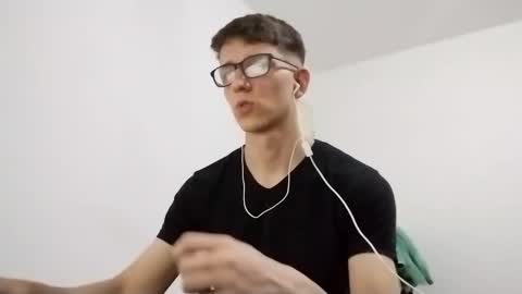 Snapshot of kpo10 chatting on 01-07-25, 11:56 Facu online show from 01-07-25, 11:56