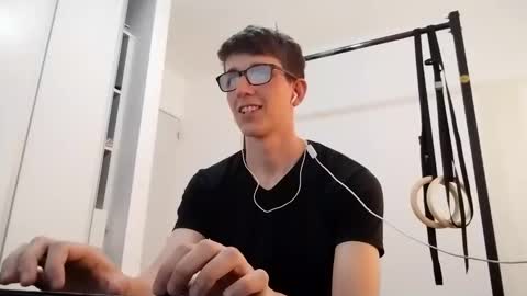 Snapshot of kpo10 chatting on 11-26-25, 09:16 Facu online show from 11-26-25, 09:16