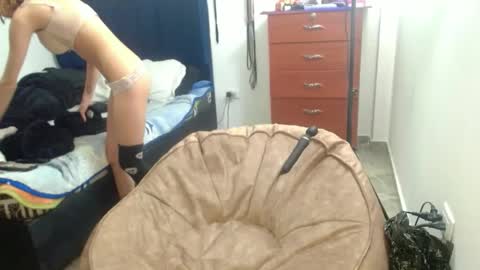 Snapshot of kratos_and_afrodita chatting on 09-26-25, 11:09 kratos_and_afrodita online show from 09-26-25, 11:09