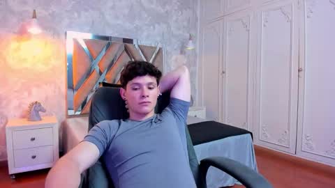 Snapshot of kraven_lust chatting on 11-15-25, 03:37 Kraven online show from 11-15-25, 03:37