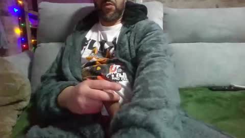 Snapshot of krime59100 chatting on 12-16-25, 01:43 krime59100 online show from 12-16-25, 01:43