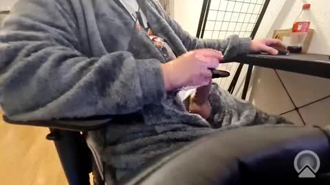 Snapshot of krime59100 chatting on 12-17-25, 03:23 krime59100 online show from 12-17-25, 03:23