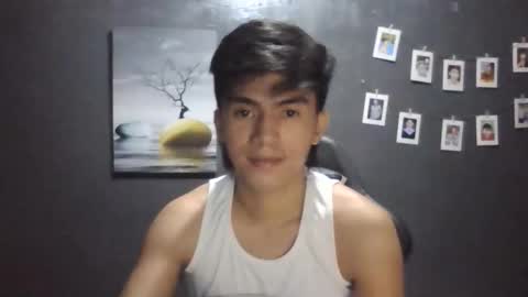 Snapshot of kris_angel69 chatting on 12-15-25, 04:44 JA ME S online show from 12-15-25, 04:44