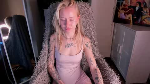 Snapshot of kris_grant chatting on 10-03-25, 08:33 kris_grant online show from 10-03-25, 08:33