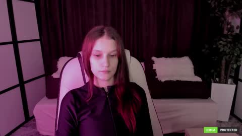 Snapshot of krisdoeil chatting on 11-24-25, 09:31 krisdoeil online show from 11-24-25, 09:31