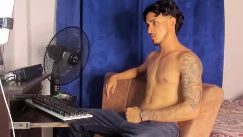 Snapshot of kriss_edwards chatting on 10-05-25, 12:53 Kriss online show from 10-05-25, 12:53