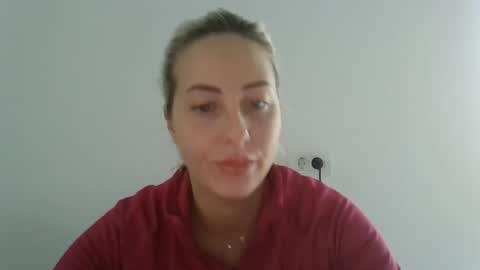 Snapshot of kriss_grace chatting on 10-11-25, 12:04 Grace online show from 10-11-25, 12:04